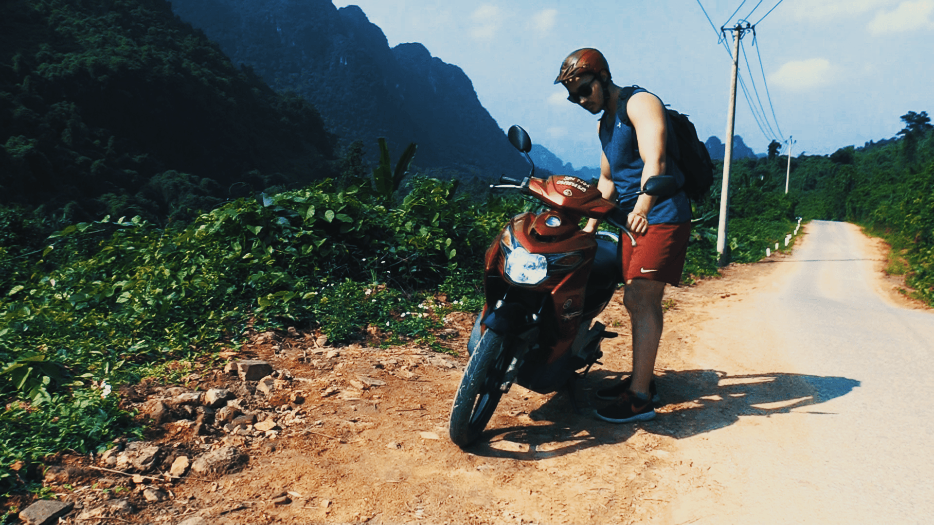 Trains, busses, ferries, motorbikes... There are plenty of ways to get around in Vietnam. Find the optimal means of transportation for your needs with this comprehensive guide. - Some Place Elsewhere